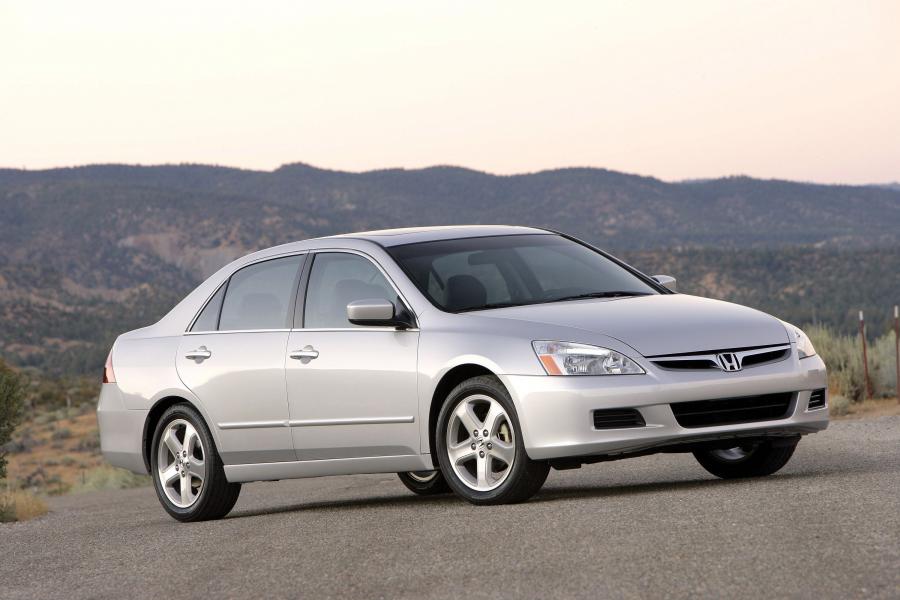  Honda Accord Sedan EX-L 2006 года  (фото 7 из 17)
